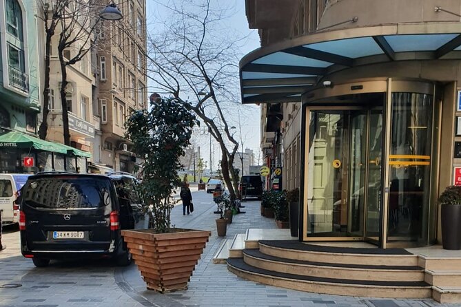 Istanbul Airport Private Transfer Services - Biivip Vip Transfer - Airport pickup and hotel pickup are different experiences