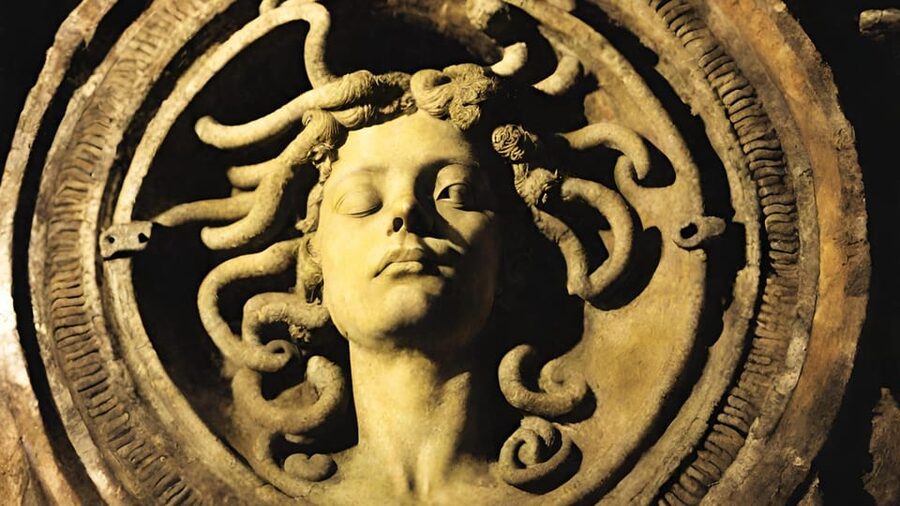 Istanbul: Basilica Cistern Tour, Discovering Medusa - Movie locations, photographs, and the mood below ground