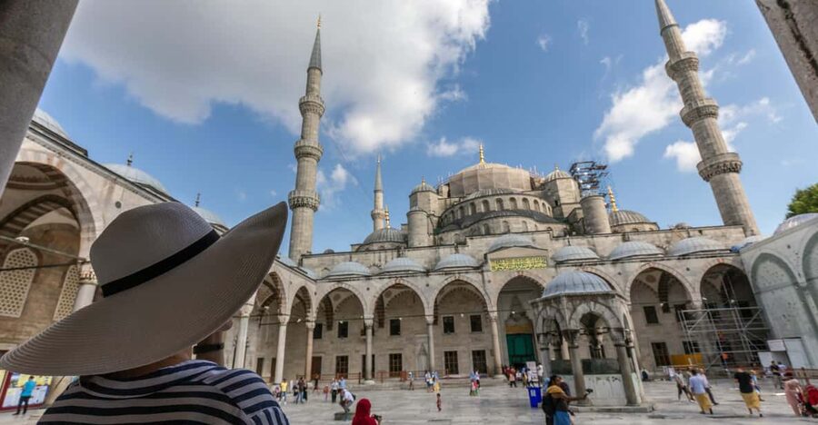 Istanbul: Bespoke Tour with Guide and Skip-the-Line Entries - The Harem: a short add-on with a different mood