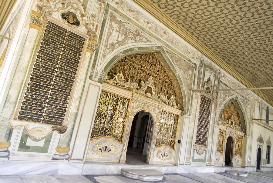 Istanbul: Best City Highlights Guided Tour with Tukish Lunch - The Blue Mosque and Sultanahmet Square