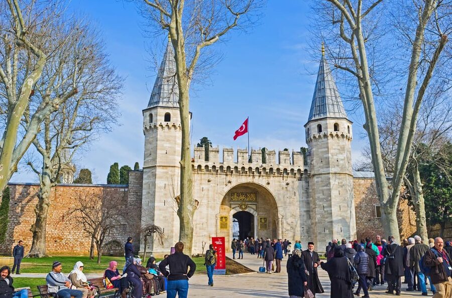 Istanbul: Blue Mosque, Hagia Sofia & Topkapi Palace Day Tour - Hagia Sophia and two eras of Istanbul