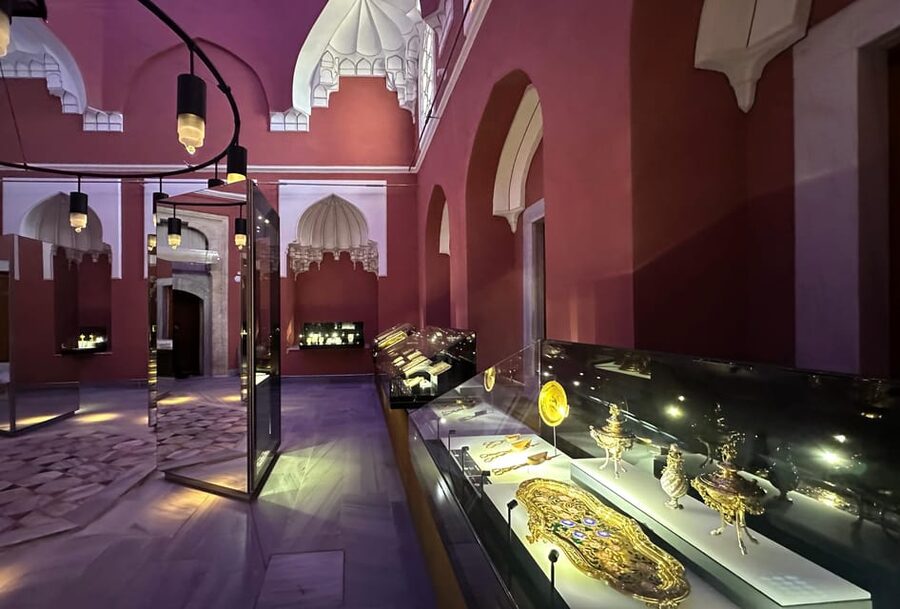 Istanbul: Blue Mosque, Hagia Sofia & Topkapi Palace Day Tour - What the $89 price really covers