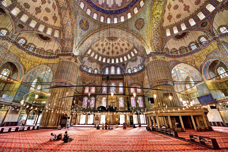 Istanbul: Blue Mosque, Hagia Sophia, & Basilica Cistern Tour - Three Istanbul landmarks, one useful introduction