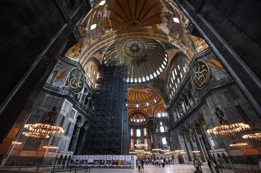 Istanbul: Blue Mosque, Hagia Sophia, & Basilica Cistern Tour - What the guide adds to the ticket