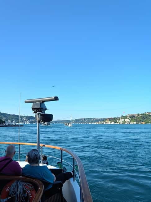 Istanbul: Bosphorous Asian Side Boat Cruise Morning - One hour in Beylerbeyi