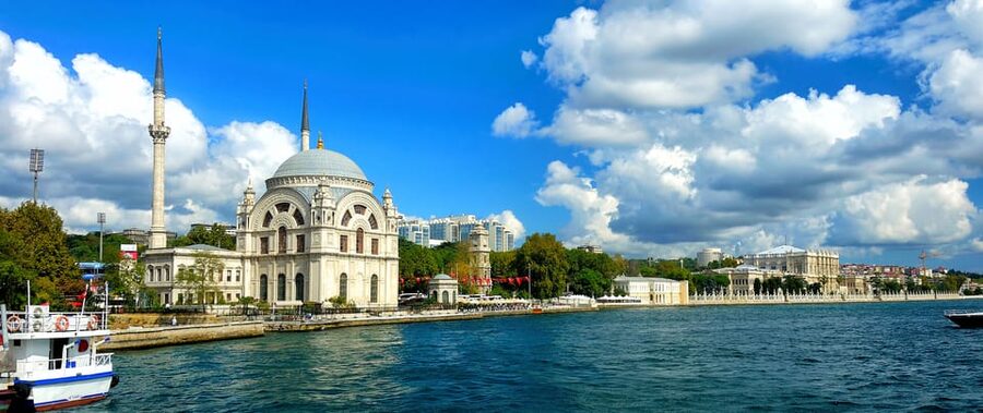 Istanbul: Bosphorus and Black Sea Cruise with Lunch - From Dolmabahce Palace to Ortakoy Mosque
