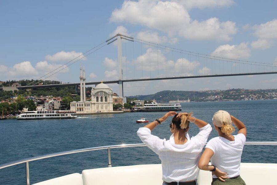 Istanbul: Bosphorus and Black Sea Cruise with Lunch - The summer swimming stop