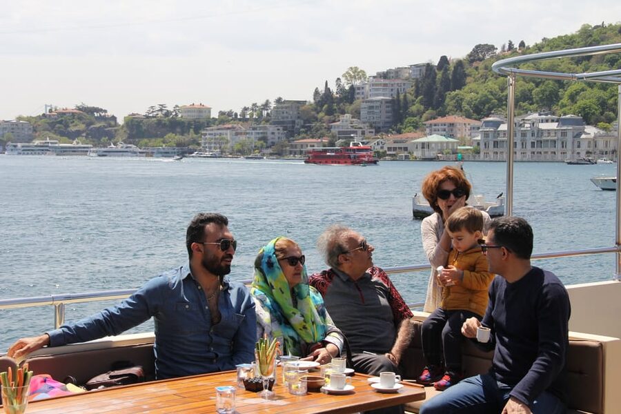 Istanbul: Bosphorus and Black Sea Cruise with Lunch - The return past the Asian shore