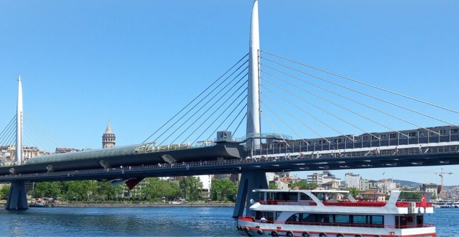 Istanbul: Bosphorus And Golden Horn Morning or Sunset Cruise - Dolmabahce, Besiktas, and Ortaköy