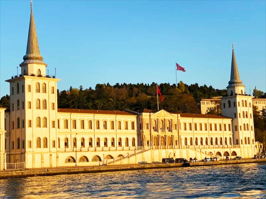 Istanbul: Bosphorus and Golden Horn Sunset Yacht Cruise - Tea, fruit, and the small extras