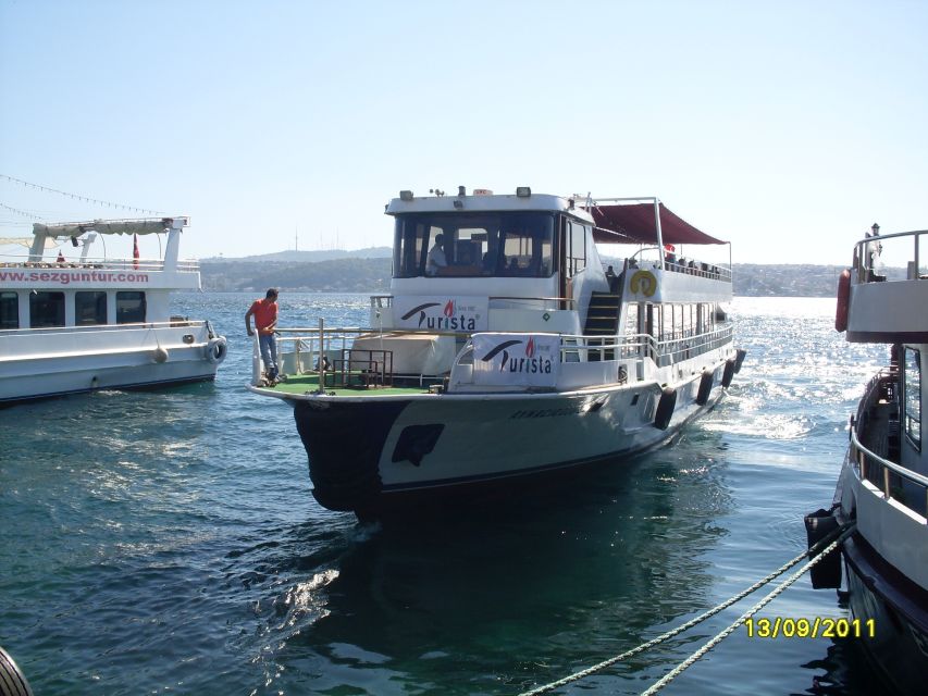 Istanbul: Bosphorus Boat Tour and Two Continents with Lunch - Cruising past Ottoman palaces and waterfront homes