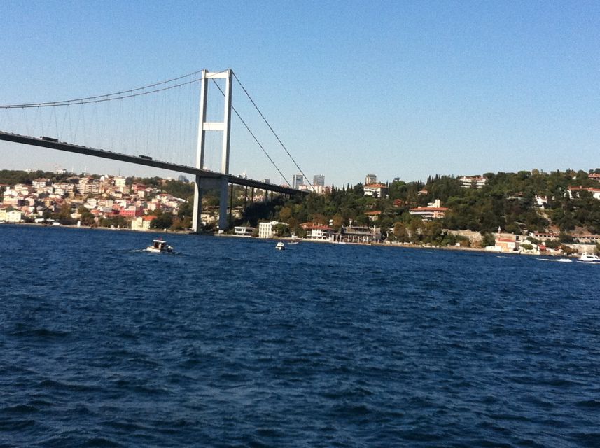 Istanbul: Bosphorus Boat Tour and Two Continents with Lunch - Turkish lunch and the question you should settle first