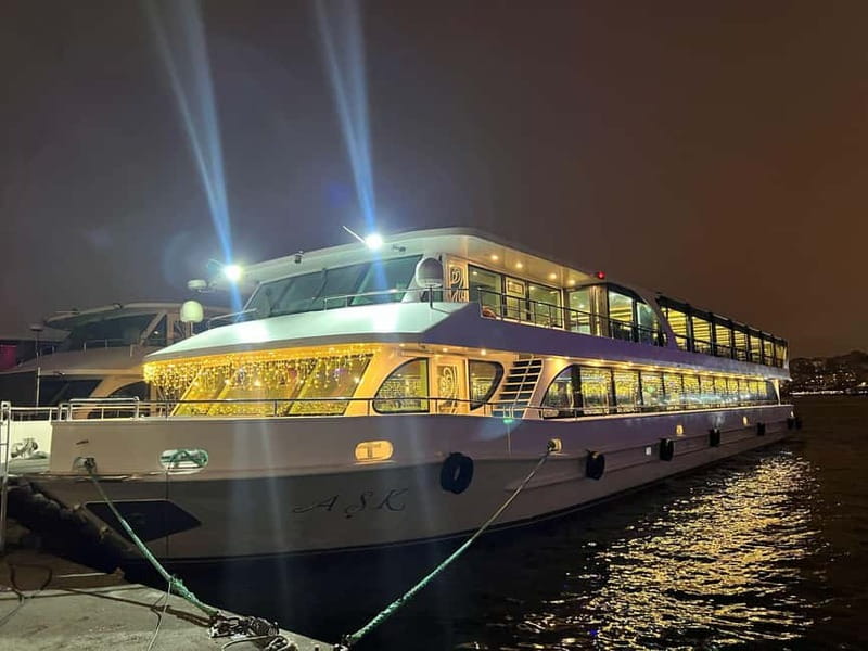 Istanbul: Bosphorus Cruise Dinner, Show & Alcoholic Drinks - Why a night on the Bosphorus works so well