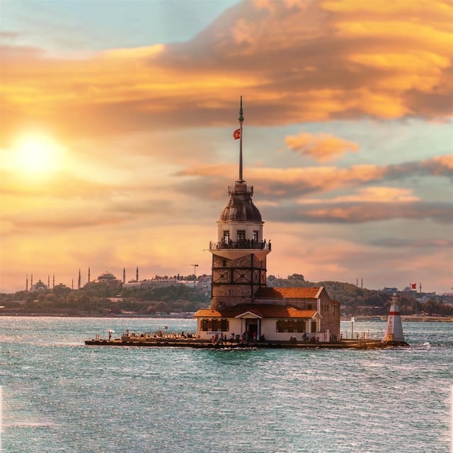 Istanbul: Bosphorus Cruise from Europe or Asia & Audio Guide - Commentary, audio, and seating