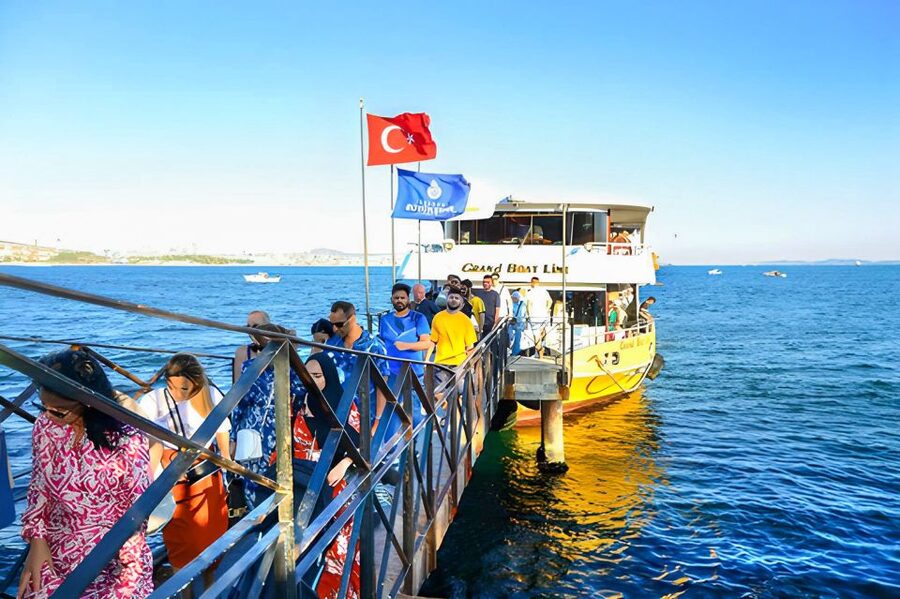 Istanbul: Bosphorus Cruise w/Audio Guide and Sunset Option - Key points to know before you go