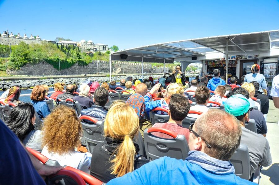 Istanbul: Bosphorus Cruise w/Audio Guide and Sunset Option - How the audio guide affects the experience