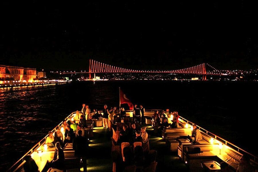 Istanbul Bosphorus Dinner Cruise &Entertainment hotel pickup - Local Drinks and Extra Bar Charges