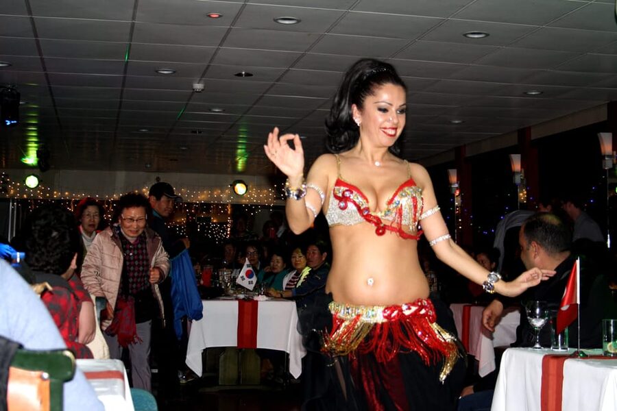 Istanbul: Bosphorus Dinner Cruise Incl. Drinks with Transfer - Unlimited local drinks and the drink option to check
