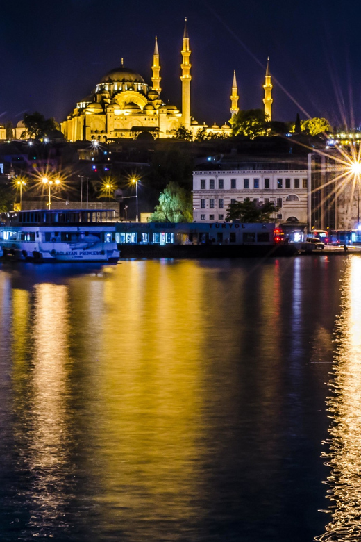 Istanbul: Bosphorus Dinner Cruise Incl. Drinks with Transfer - Ortaköy Mosque and the first Bosphorus Bridge