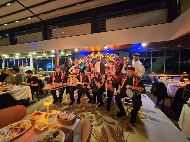Istanbul: Bosphorus Dinner Cruise & Show with Private Table - Dinner choices, drinks, and the VIP question
