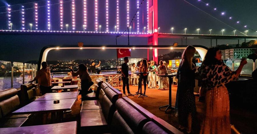 Istanbul: Bosphorus Dinner Cruise w/ Drinks & Entertainment - What the $35 price really covers