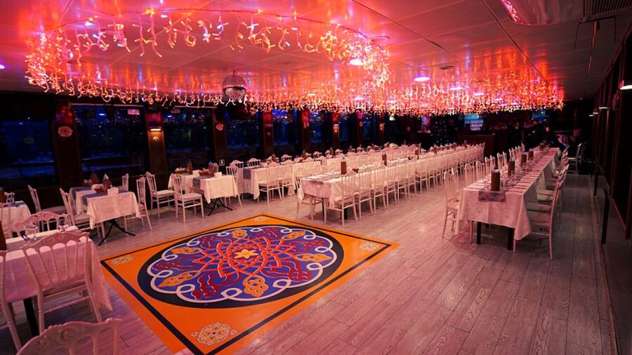 Istanbul: Bosphorus Dinner Cruise with Drinks & Turkish Show - Turkish food, tea, coffee, and baklava