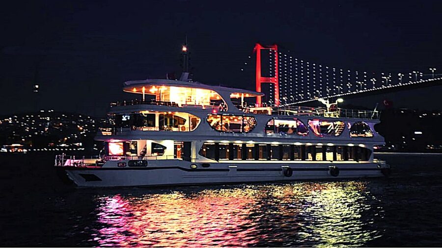 Istanbul: Bosphorus Dinner Cruise with Drinks & Turkish Show - Boarding, pickup, and the first few minutes