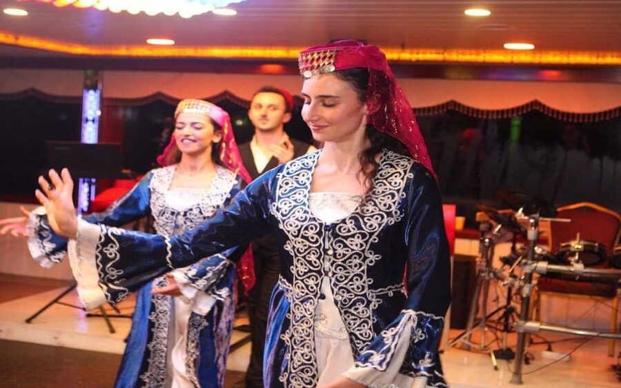 Istanbul: Bosphorus Dinner Cruise with Entertainment - From Galata Bridge to the first city lights