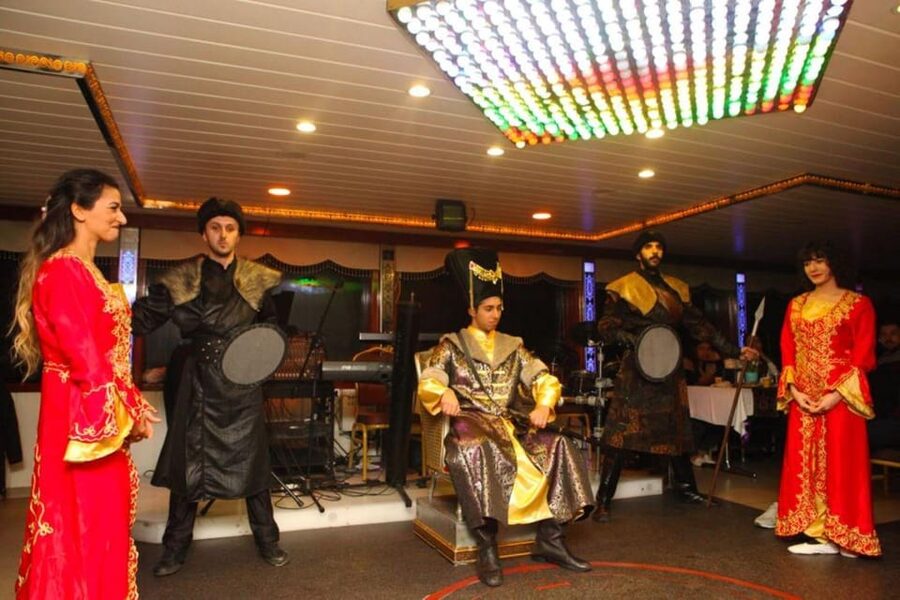 Istanbul: Bosphorus Dinner Cruise with Entertainment - The show: more variety than polish