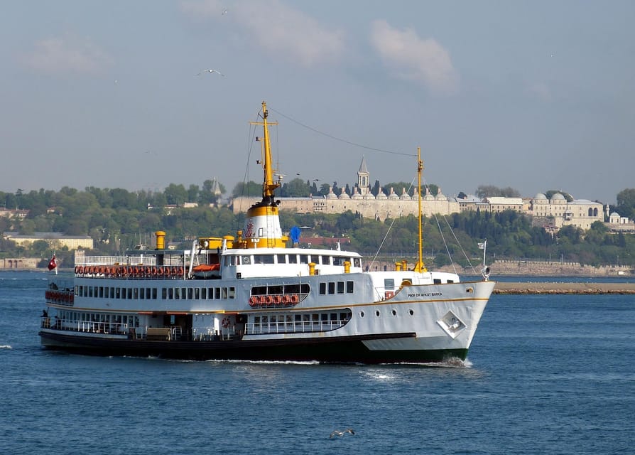 Istanbul: Bosphorus Dinner Cruise with Private Table & Show - Who should book this evening?