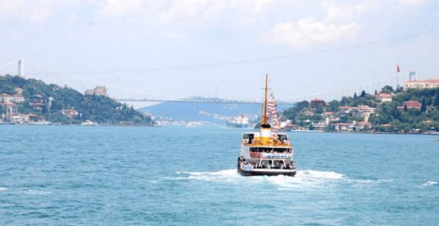 Istanbul: Bosphorus Dinner Cruise with Private Table & Show - Getting aboard from Istanbul’s central districts