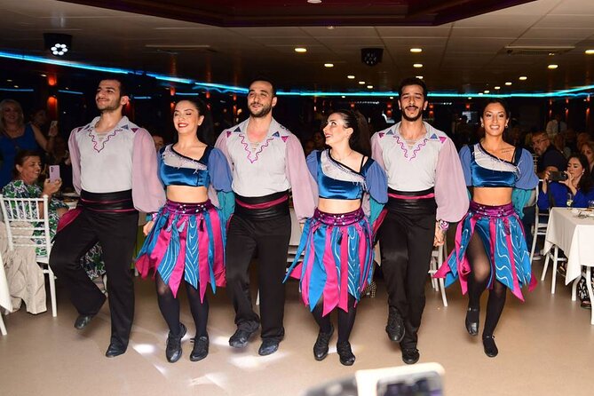 İstanbul Bosphorus Dinner Cruise with Traditional Turkish Show - Who should book this Bosphorus evening?