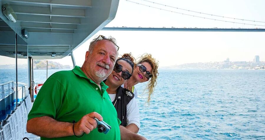Istanbul: Bosphorus & Golden Horn Cruise Daytime or Sunset - Dolmabahçe, Çırağan, and Ortaköy from the Bosphorus