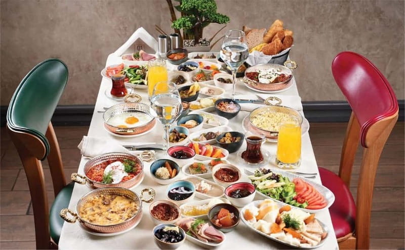 Istanbul: Bosphorus Morning Cruise with Breakfast - Kabataş Is a Useful Starting Point