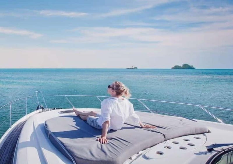 Istanbul: Bosphorus Morning or Sunset Yacht Tour with Snacks - Meeting at Kabatas and getting aboard