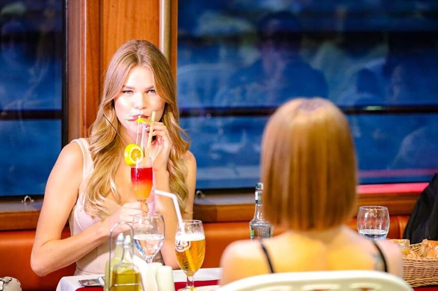 Istanbul: Bosphorus Night Dinner Cruise with Private Table - Dinner at a private table