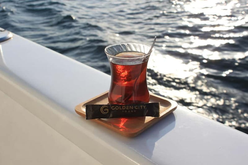 Istanbul: Bosphorus Private Guided Yacht Cruise with Snacks - The return toward Galata and Galataport