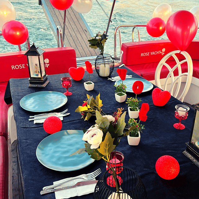 İstanbul: Bosphorus Private Yacht Cruise with Tea and Coffee - Setting out between Galata Bridge and the Golden Horn