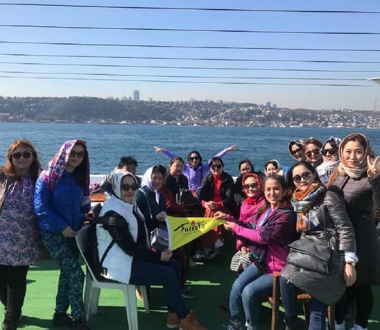 Istanbul: Bosphorus Sightseeing Boat Tour with Guide - What you see from the European shore