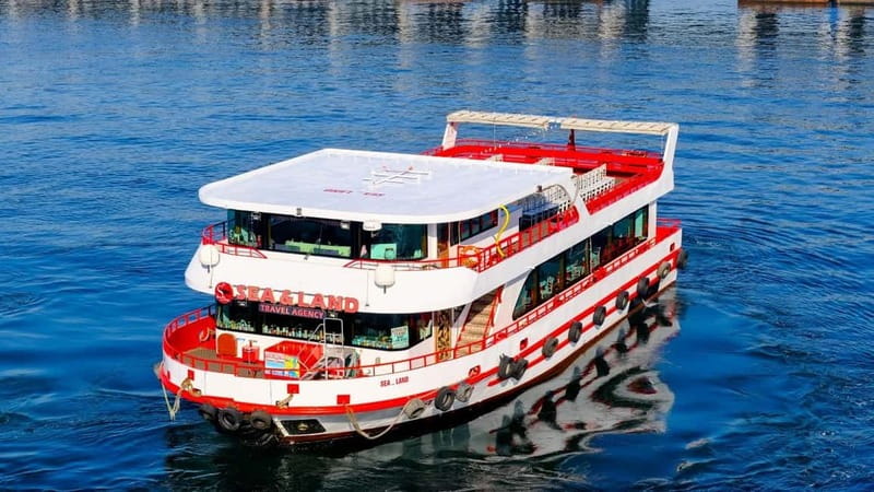 Istanbul: Bosphorus Sightseeing Cruise Tour with Audio Guide - Ortaköy, the bridges, and the European shore