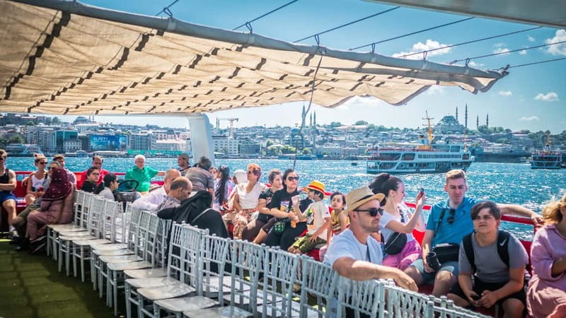 Istanbul: Bosphorus Sightseeing Cruise Tour with Audio Guide - Kuzguncuk, Üsküdar, and Maiden’s Tower