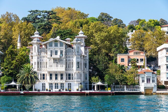 Istanbul Bosphorus Sightseeing Cruise with Audio Guide - Dolmabahçe Palace and the European Ottoman style
