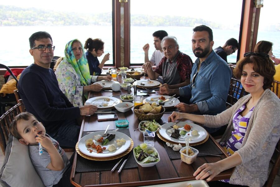 Istanbul: Bosphorus Strait and Black Sea Lunch Cruise - Lunch on the return journey