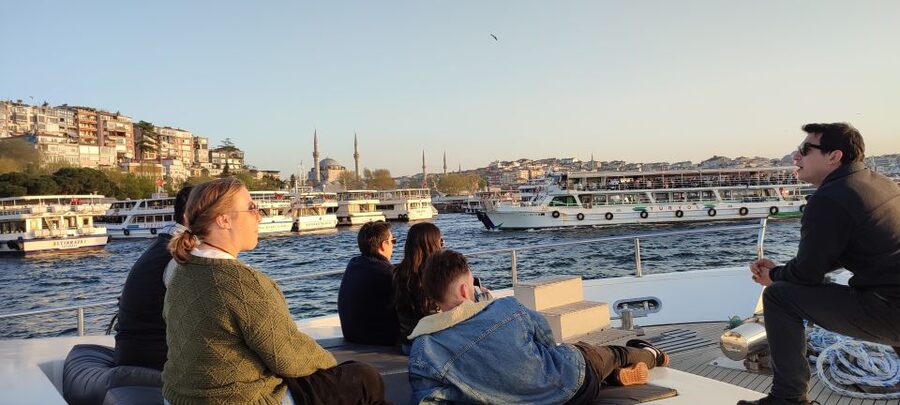 Istanbul: Bosphorus Sunset Cruise on Yacht with Live Guide - Dolmabahce Palace and Ciragan Palace