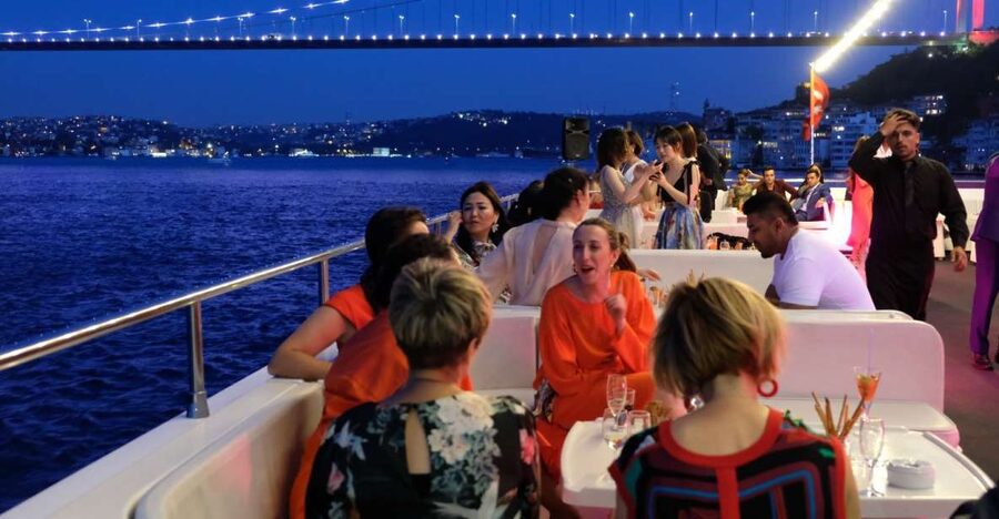 Istanbul: Bosphorus Sunset Cruise with Dinner - Setting out from Kabatas as the sun begins to fall