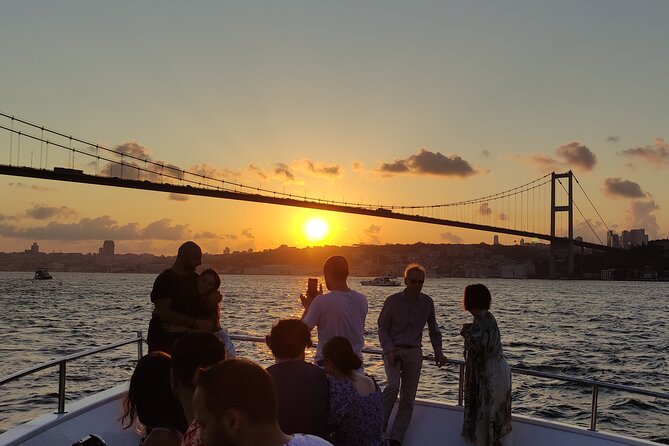 Istanbul Bosphorus Sunset Cruise with Wine on a Luxury Yacht - Why sunset is the right time for the Bosphorus
