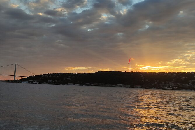 Istanbul Bosphorus Sunset Cruise with Wine on a Luxury Yacht - Wine, snacks, and what you actually receive