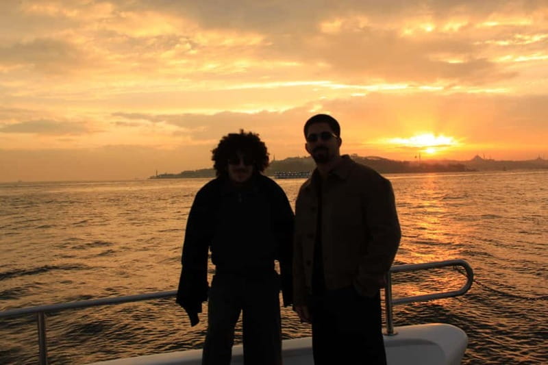 Istanbul: Bosphorus Sunset or Night Yacht Cruise & Transfers - What the two-hour route gives you
