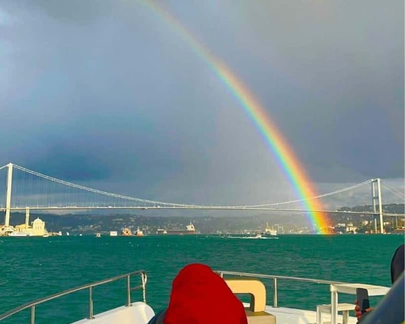 Istanbul: Bosphorus Sunset or Night Yacht Cruise & Transfers - Snacks, tea, and the onboard atmosphere