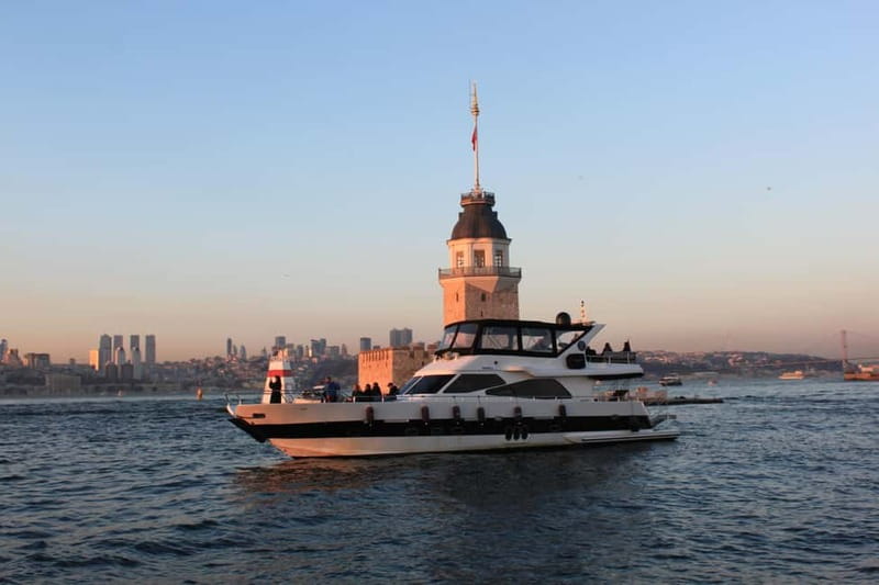 Istanbul: Bosphorus Sunset or Night Yacht Cruise & Transfers - Sunset or night: choosing the right departure